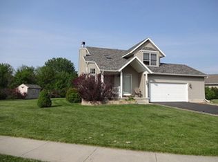 807 Stone Creek Cir, Genoa, IL 60135