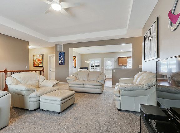 3rd image of 685 Lewis St