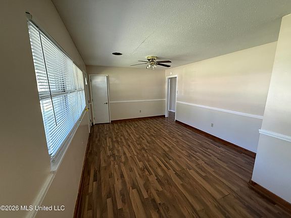 3rd image of 405 McGuire Cir