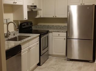 15832 Terrace Dr #RO2, Oak Forest, IL 60452