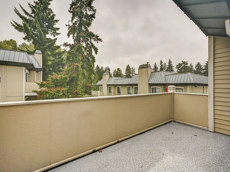10306 NE 16th St #P4 — Photo 7
