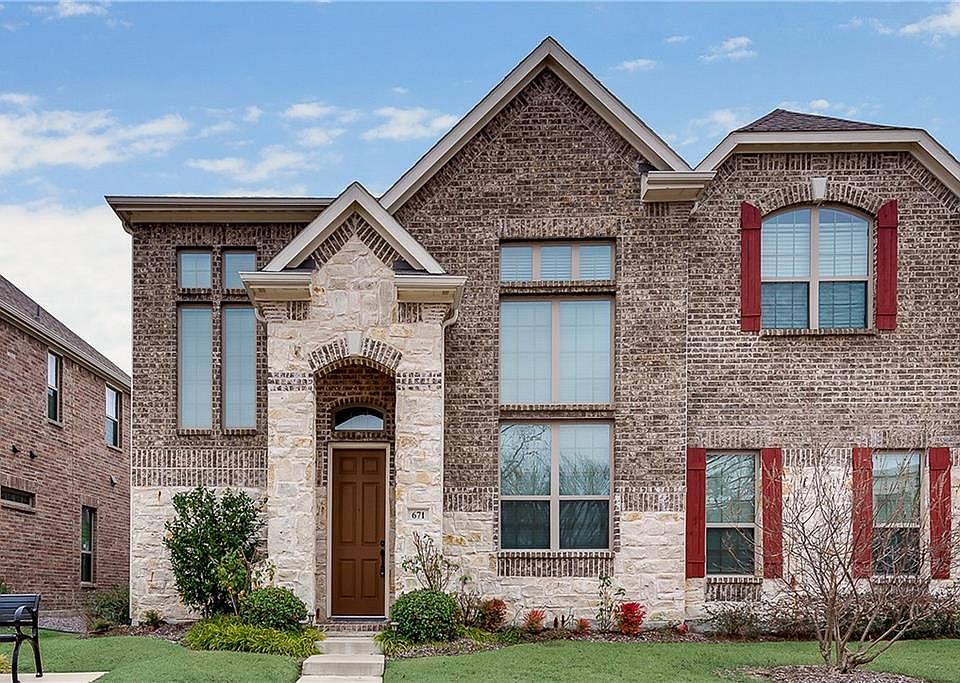 1st image of 671 Emily Ln