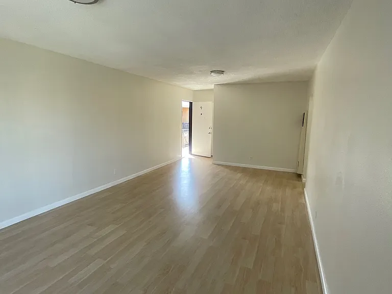 125 S La Fayette Park Pl #9 — Photo 5