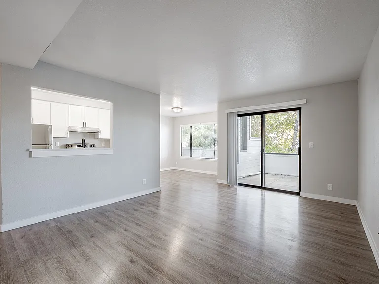 Reedhouse Apartments — Photo 27