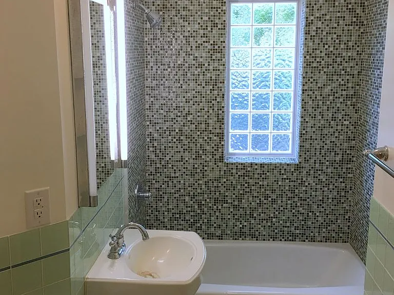 406 Maple St — Photo 9