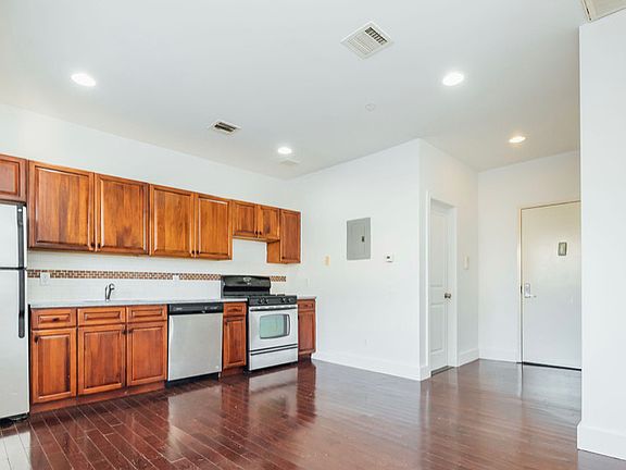 3rd image of 44 Troutman St #B6