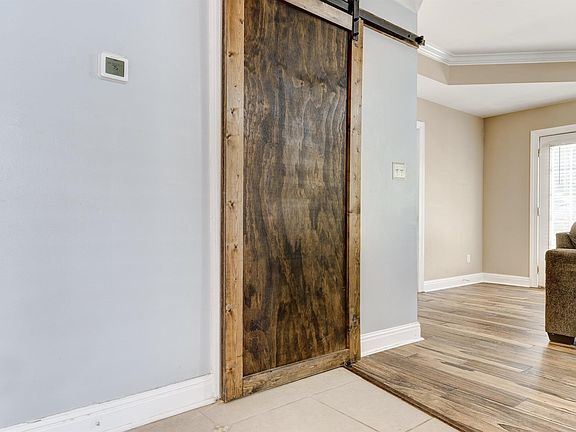 4th image of 5070 Melrose Way