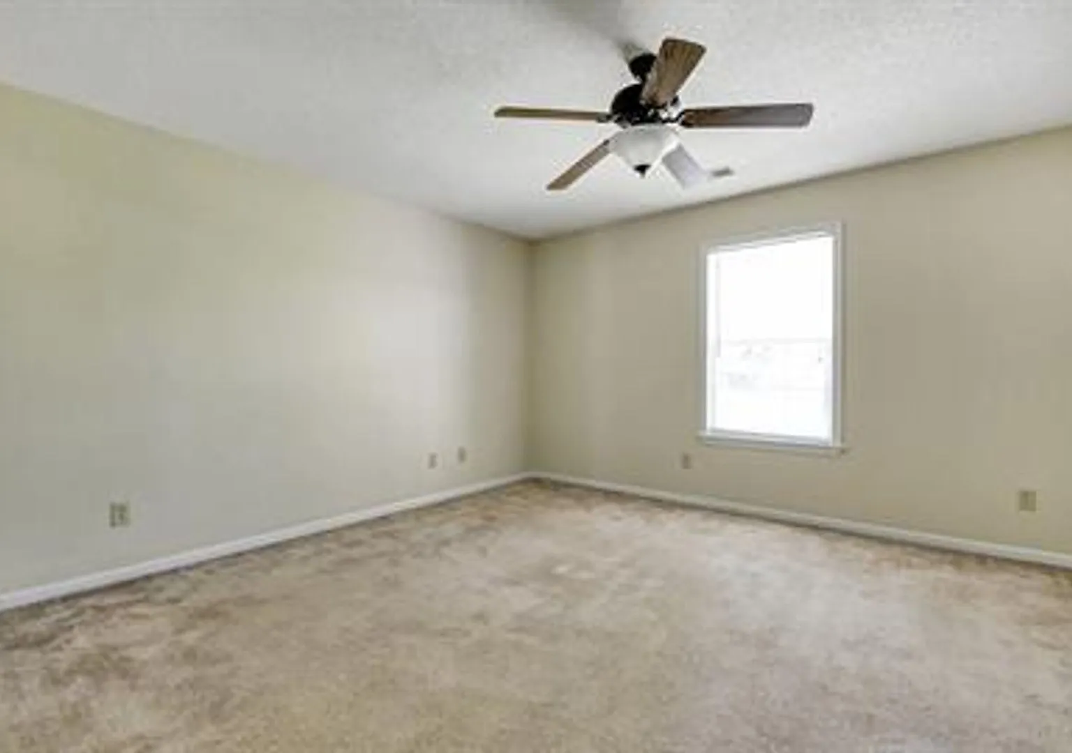 38 Webb Court NE — Photo 4