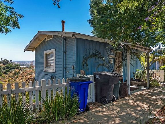 2nd image of 3554-56 Sydney Pl