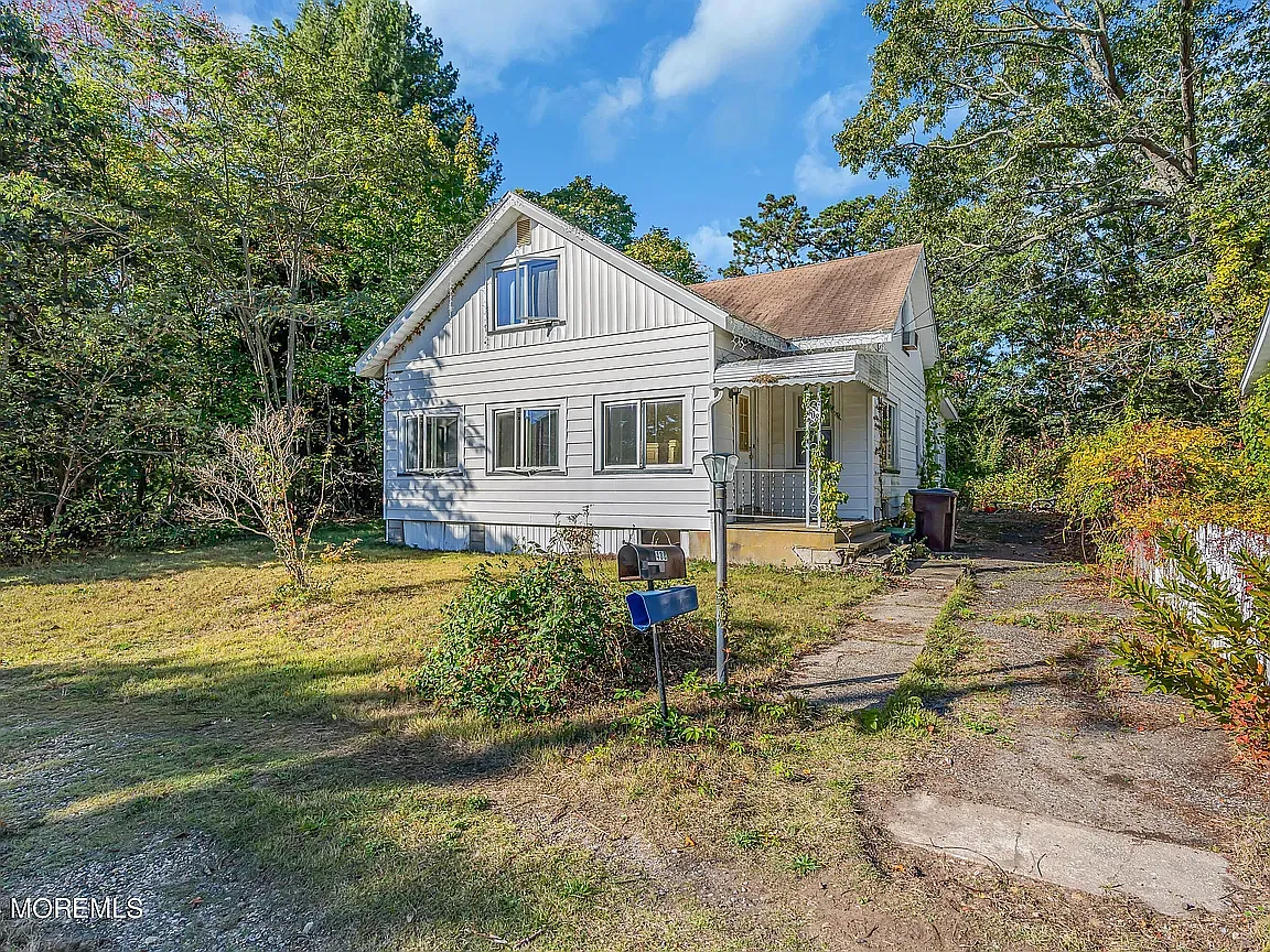 Building Photo - 408 Arlington Ave N