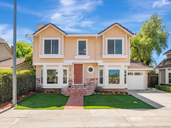 1045 Alamitos Creek Dr, San Jose, CA 95120