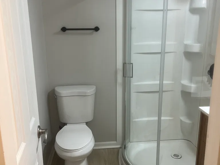 2nd Full Bathroom!