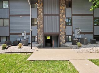 1733 Gascony Parc Dr, Lake Saint Louis, MO