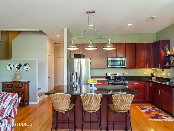 5th image of 2065 N Kedzie Ave APT 215