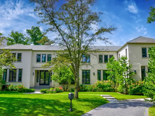 320 Keystone Ct, Glencoe, IL 60022