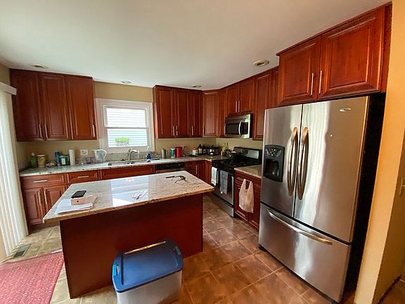 2nd image of 2859 Garden Dr