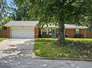 904 N Lake Dr, Sand Springs, OK 74063