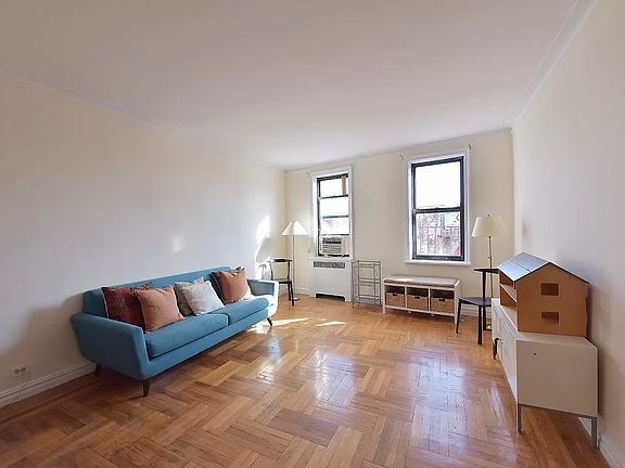 2nd image of 115 Payson Ave #5AB
