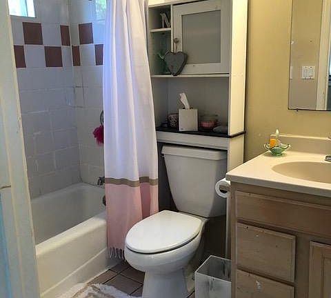 4th image of 718 Ellsworth Pl