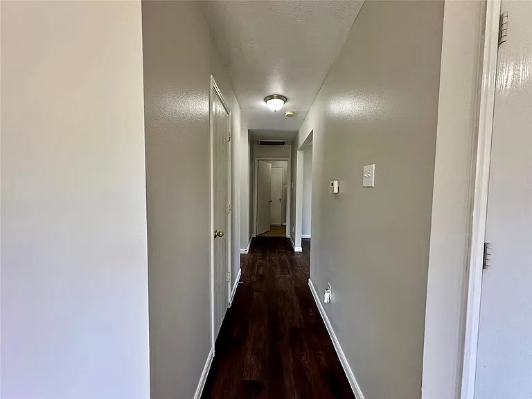 8607 Heather Bluff Ct — Photo 23