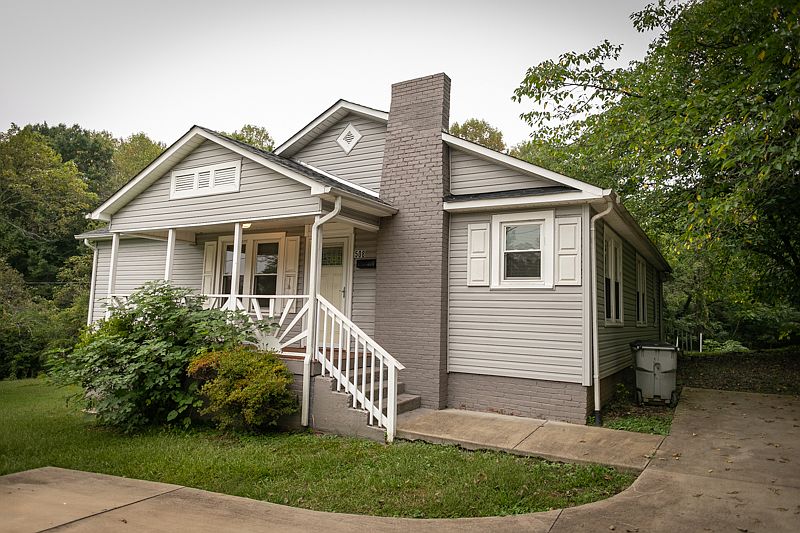 1st image of 508 Robbins Ave NW