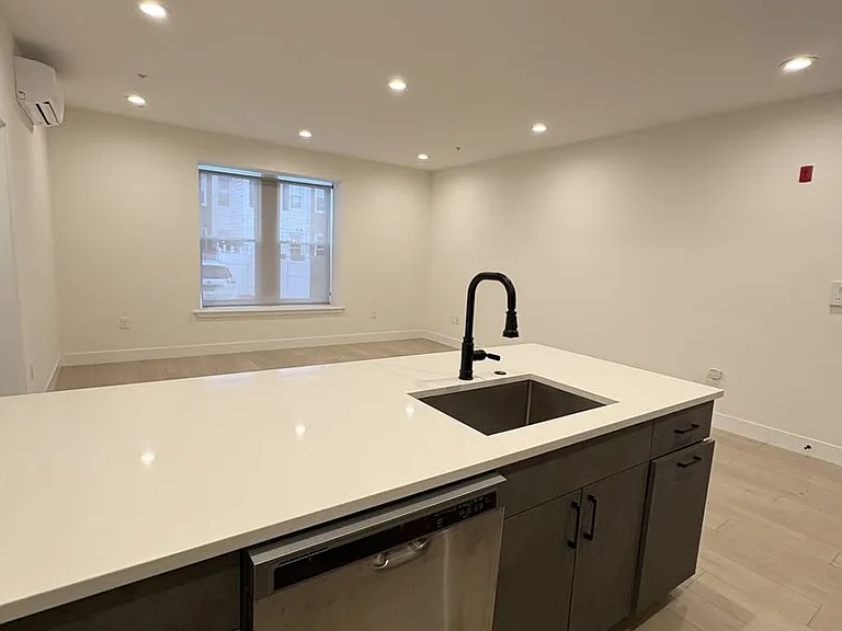 Modern and Sleek 611 S Fagley Street Apartments! — Photo 11