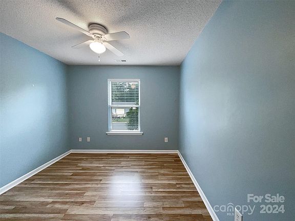3rd image of 2519 Saluda Dr
