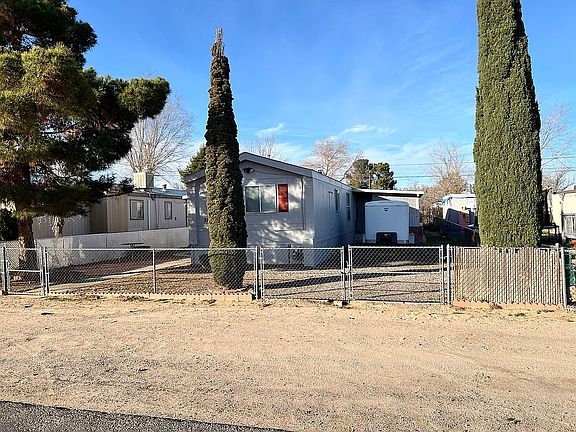 3rd image of 3199 E Thompson Ave