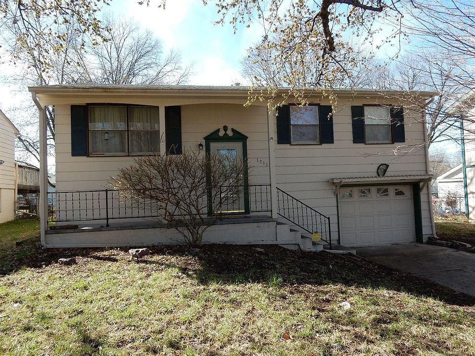 1711 Jackson St Beatrice NE 68310 Zillow