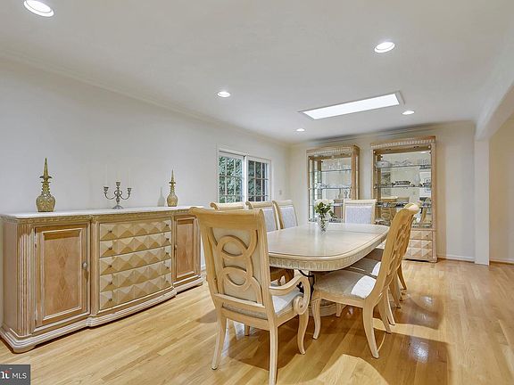 5th image of 10301 Oaklyn Dr