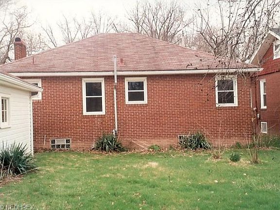 2nd image of 916 Homewood Ave