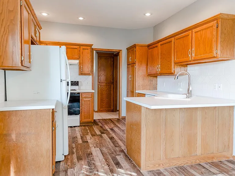 211 Oakdale Dr — Photo 14