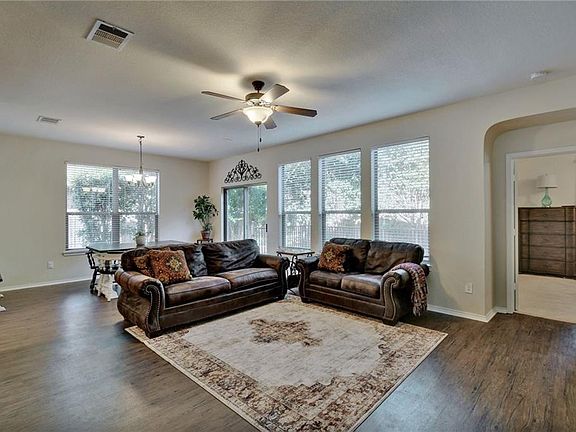 5th image of 2756 Claremont Ct