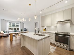 123 W 1st St #304, North Vancouver, BC