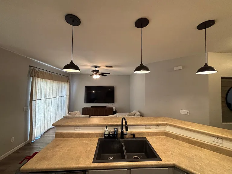 948 E Savannah Dr — Photo 6