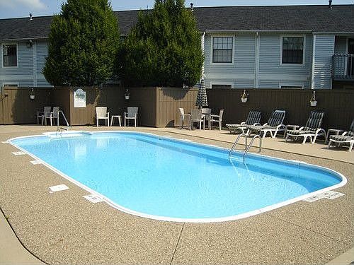 3rd image of 6787 Lyon Ct