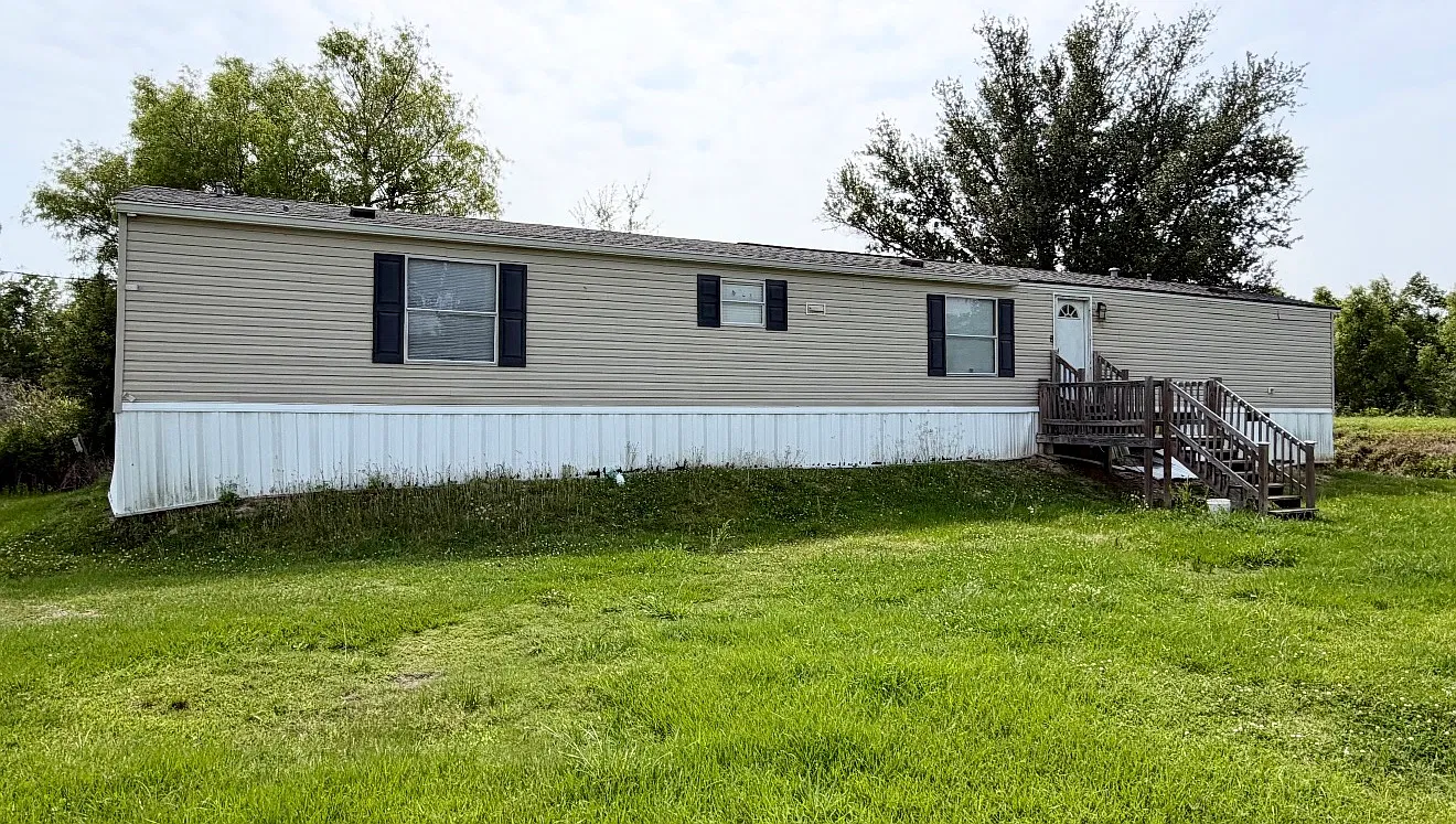 3 bed, 1280 sqft, $1,050 — Photo 1