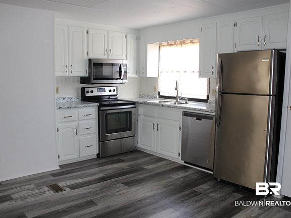 3rd image of 1326 Ridgewood Dr