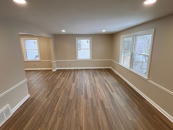 2nd image of 960 Amelia Ave #A