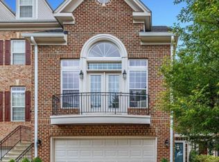 1933 Logan Manor Dr, Reston, VA 20190