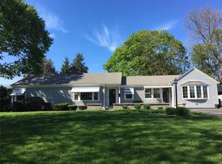 302 Algonquin Dr, Warwick, RI 02888