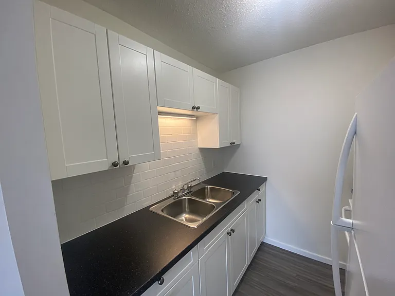 21 Macdonald Dr — Photo 43