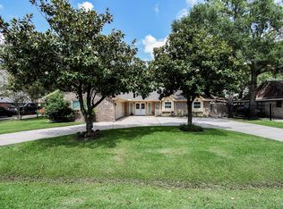 718 River Plantation Dr, Conroe, TX 77302