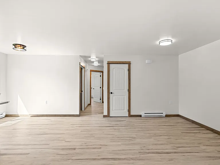 Pineview Apartments — Photo 13