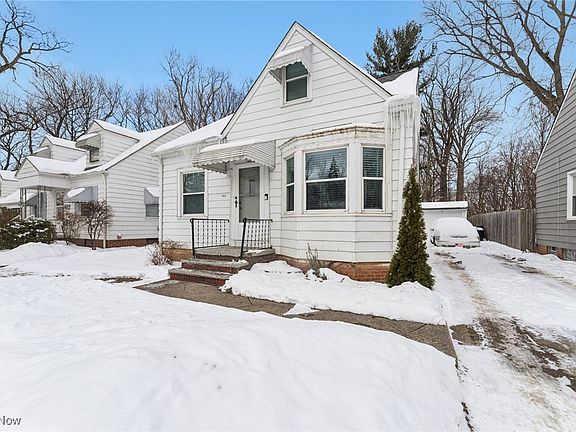 2nd image of 1410 Irving Ave