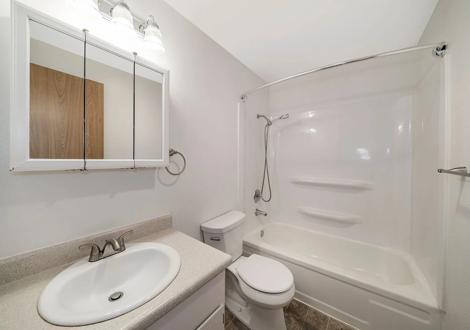Meadowood Apartments — Photo 3