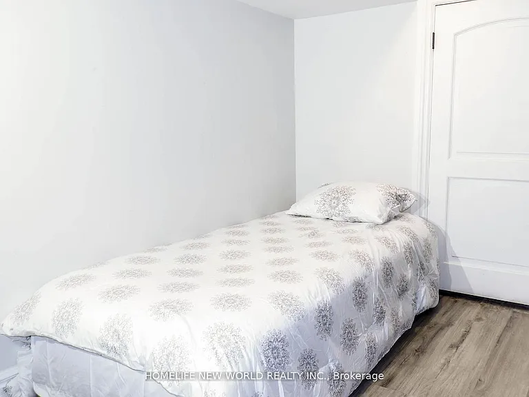222 Markham St #BASEMENT — Photo 4