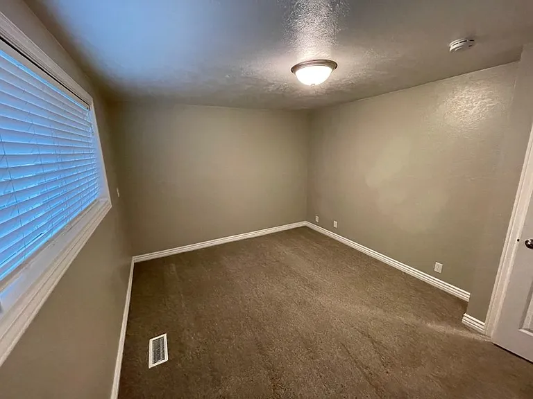 1122 S Lake St #1 — Photo 10