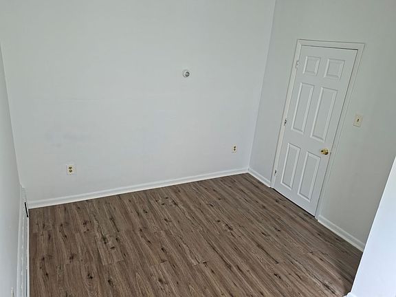 4th image of 1007 Dekalb St #1B