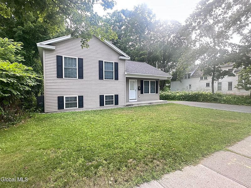 3rd image of 38-40 Oak Street
